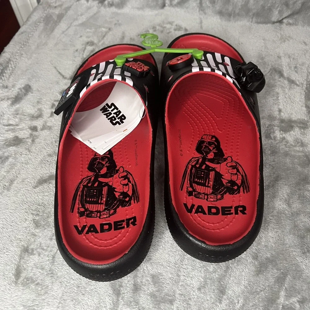 Crocs‎ Darth Vader Classic Slide v2 Mens 6 Black Red Star Wars Jibbitz Sandals